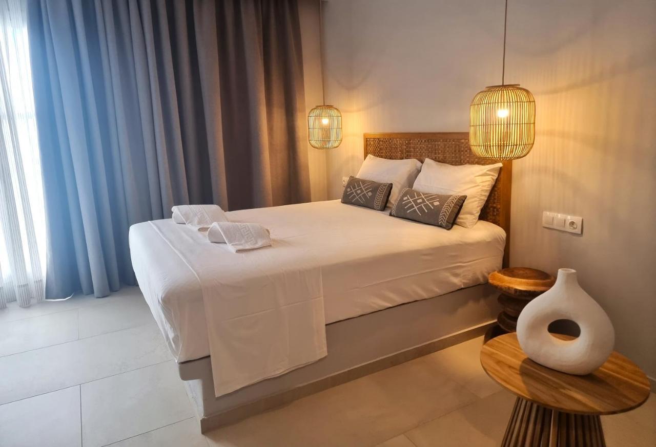Artemis Aparthotel Makrýgialos Exteriör bild