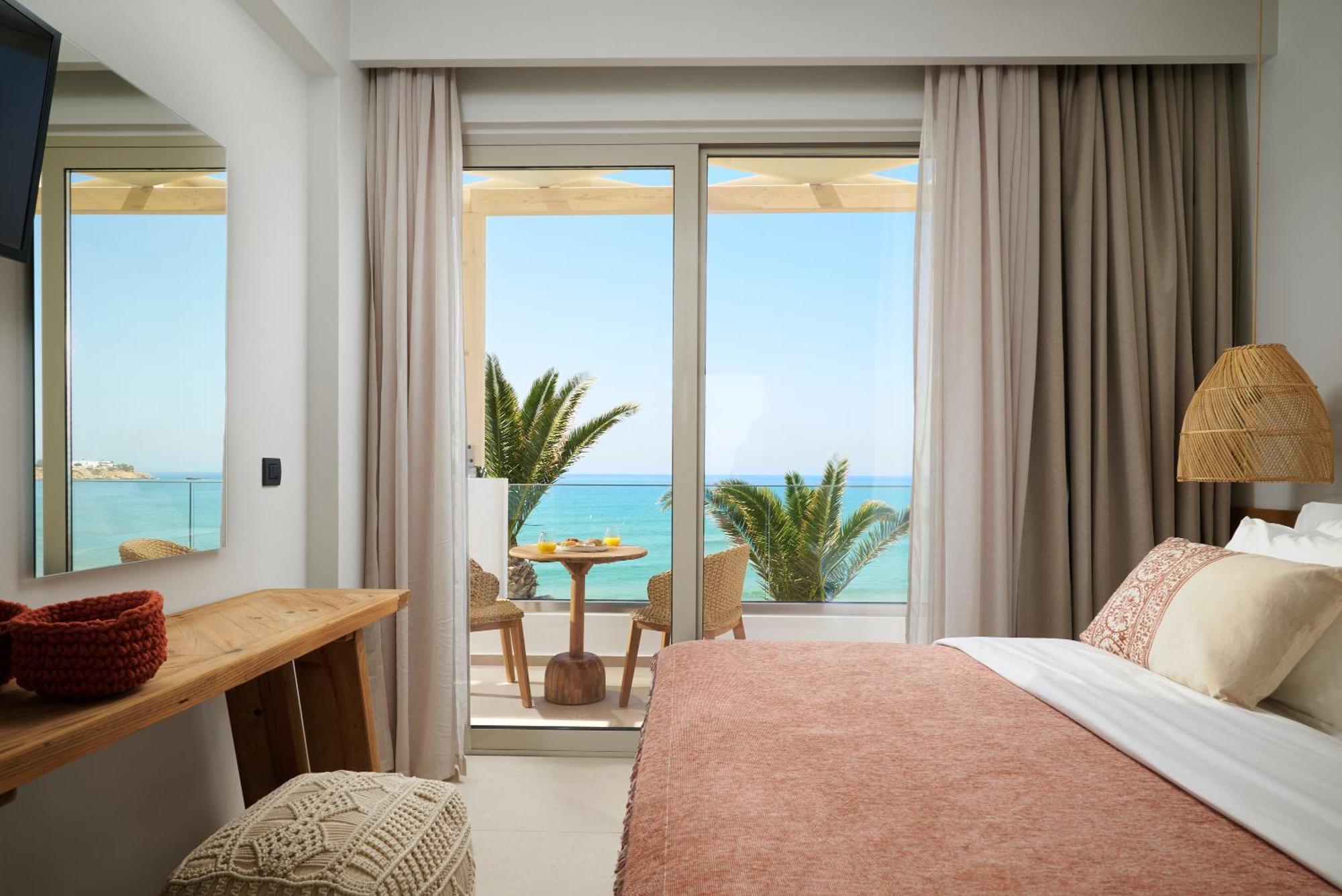 Artemis Aparthotel Makrýgialos Exteriör bild